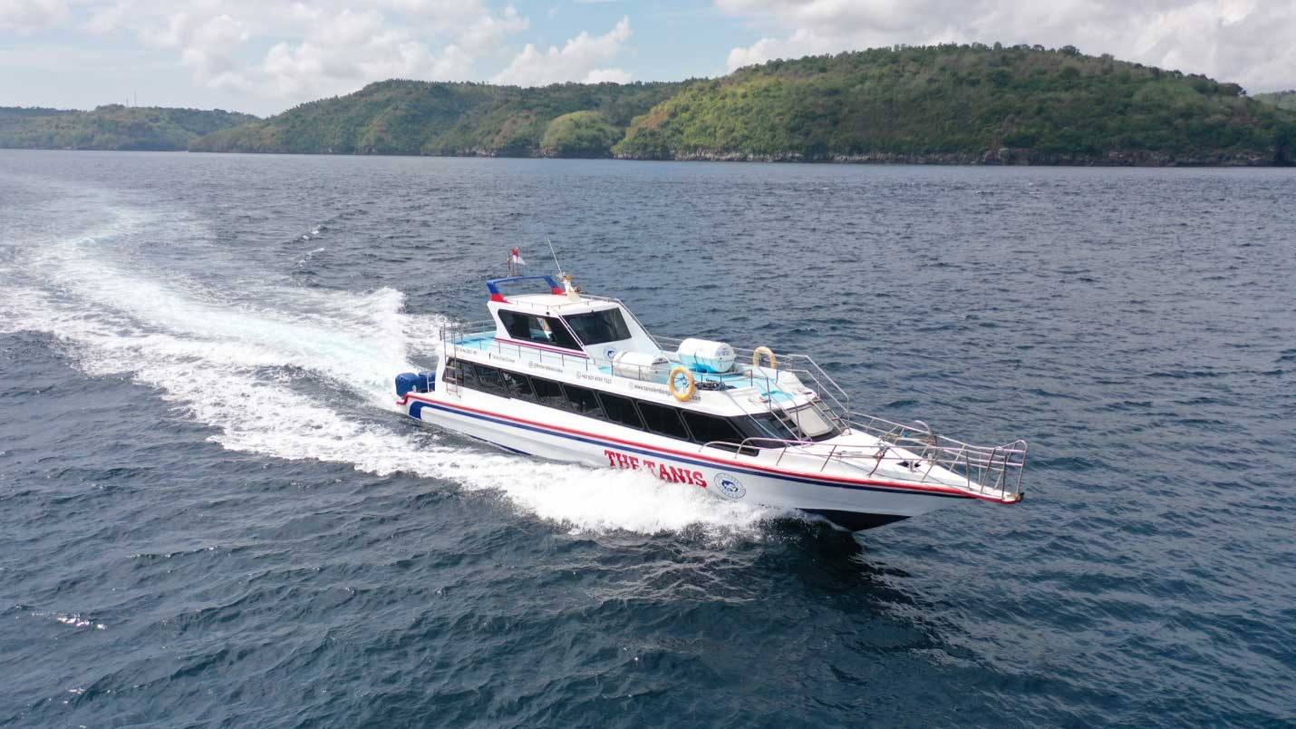 The Tanis Fast Boat (1)